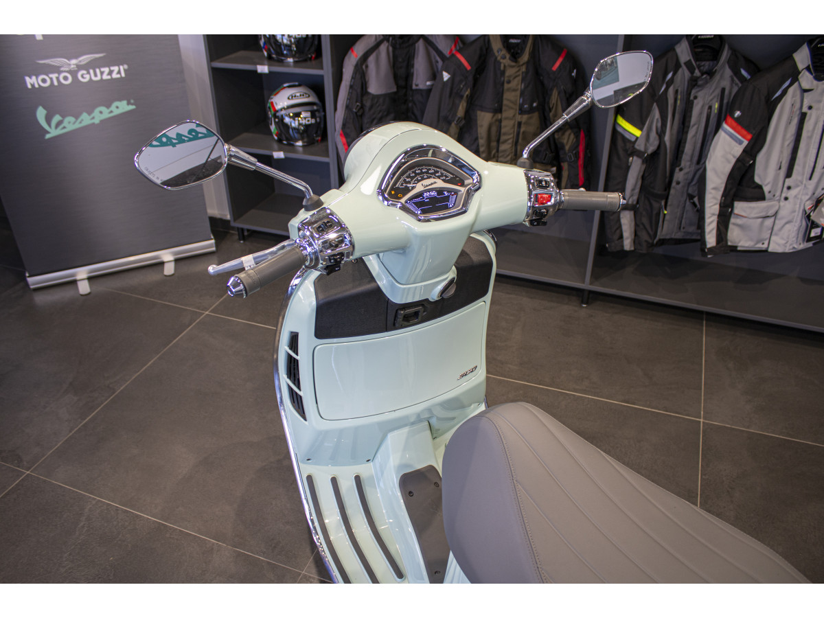 Vespa GTS 300 SUPER 