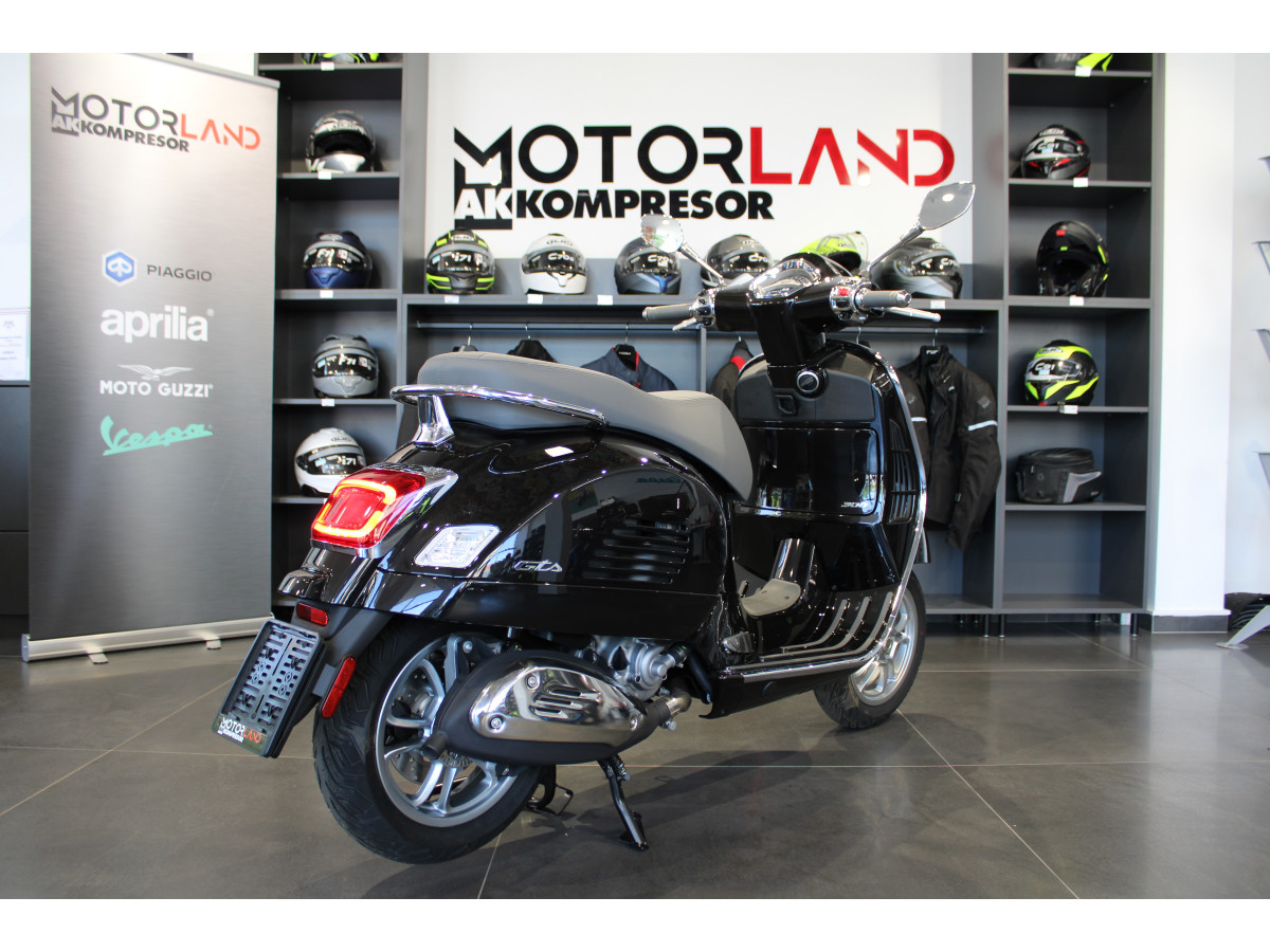 Vespa GTS 300 hpe 