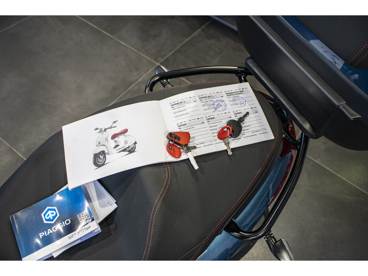 Piaggio MP3 300 Sport 