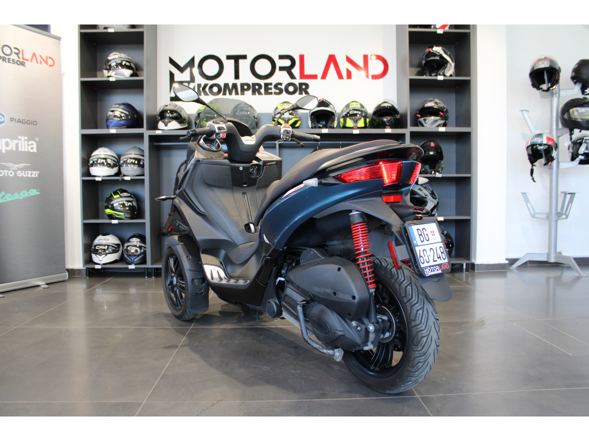 Piaggio MP3 300 Sport 