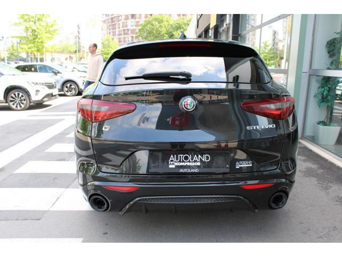 Alfa Romeo Stelvio 2.0 VELOCE AUT 