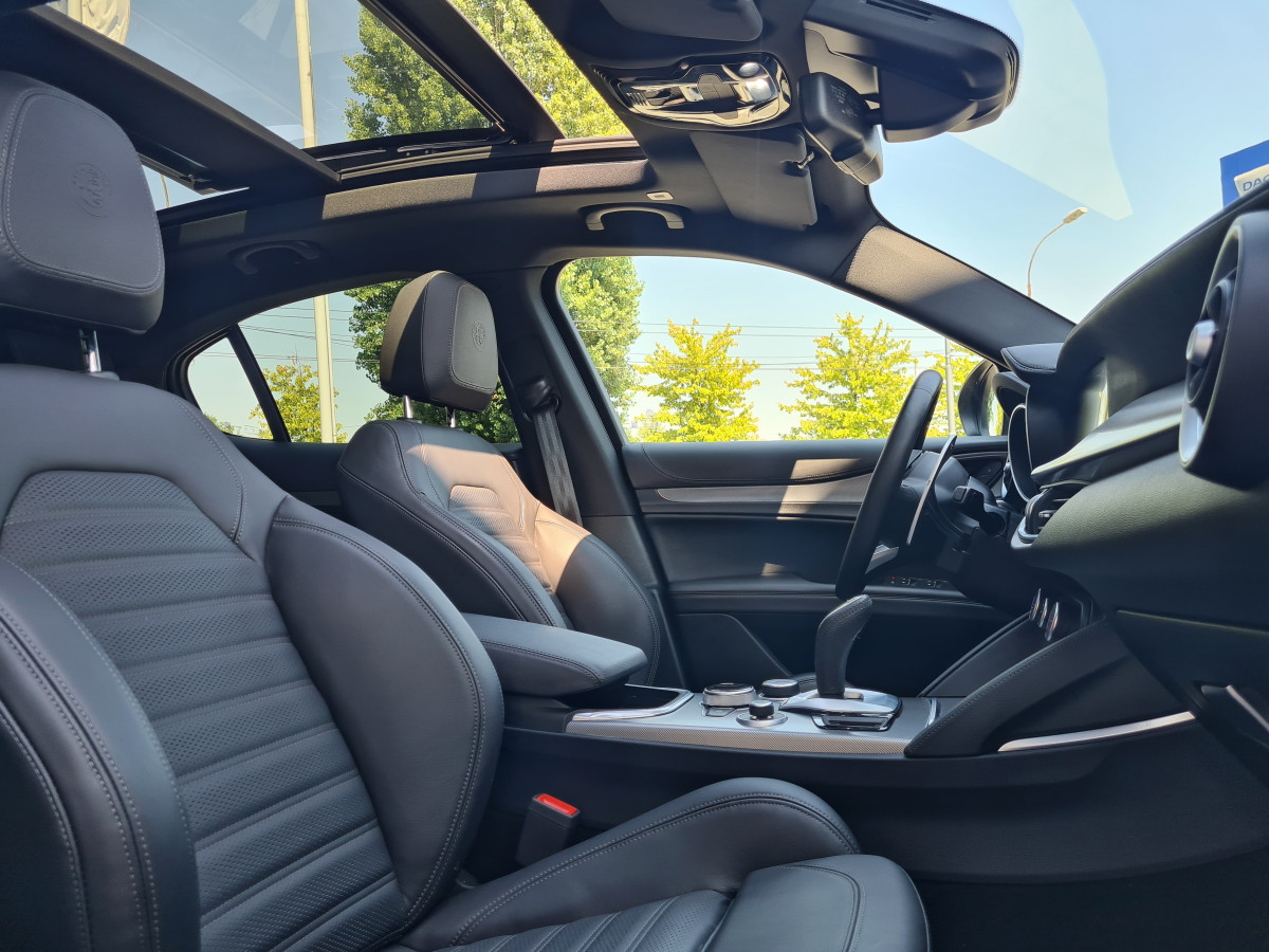 Alfa Romeo Stelvio 2.0 Petrol 280KS Q4 AT8 VELOCE