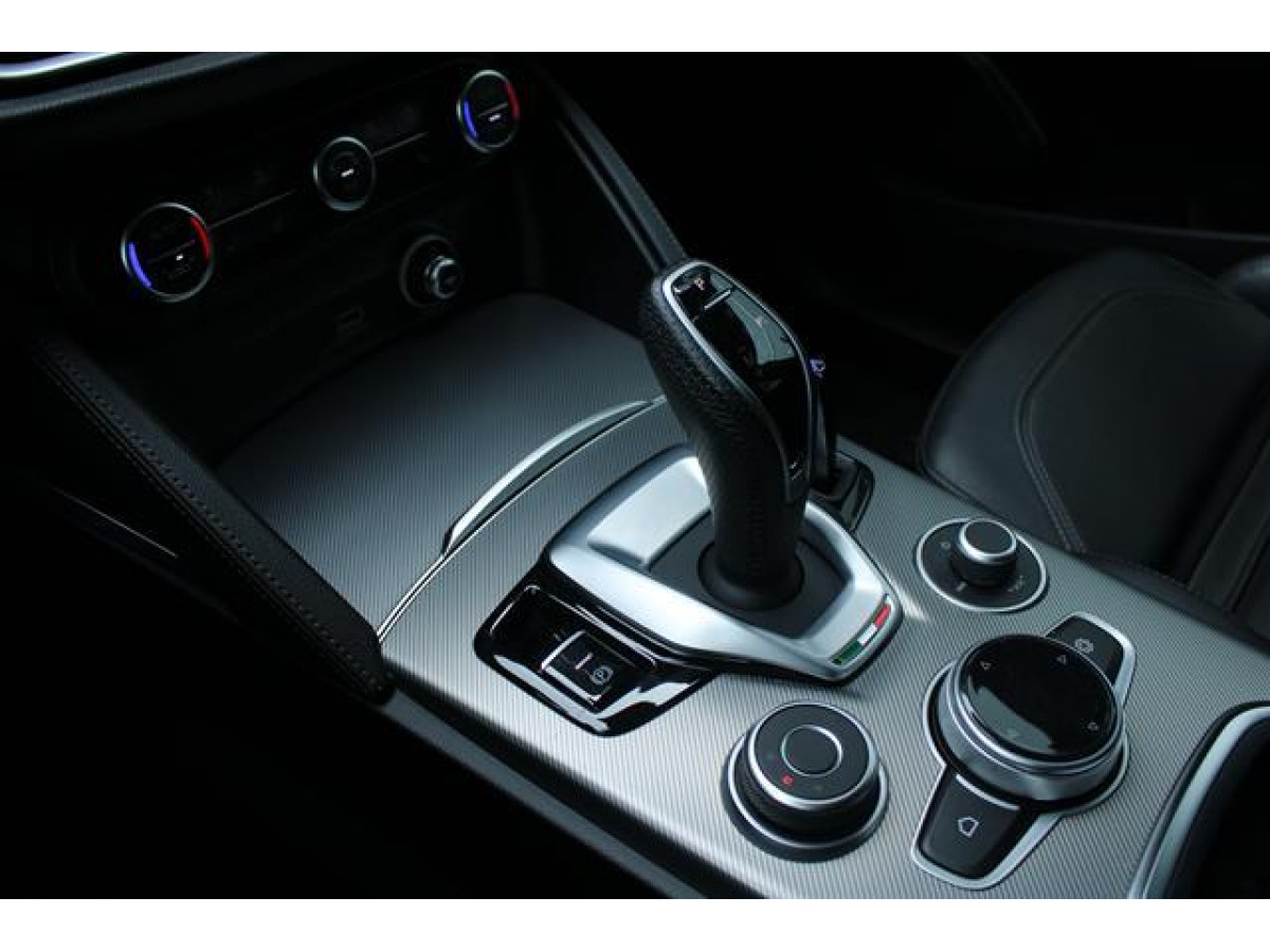 Alfa Romeo Stelvio 2.0 VELOCE AUT 