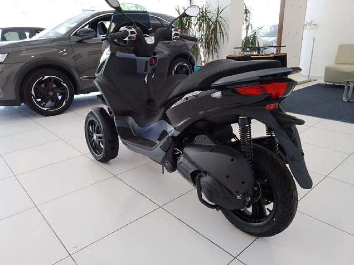 Piaggio MP3 300 Sport 