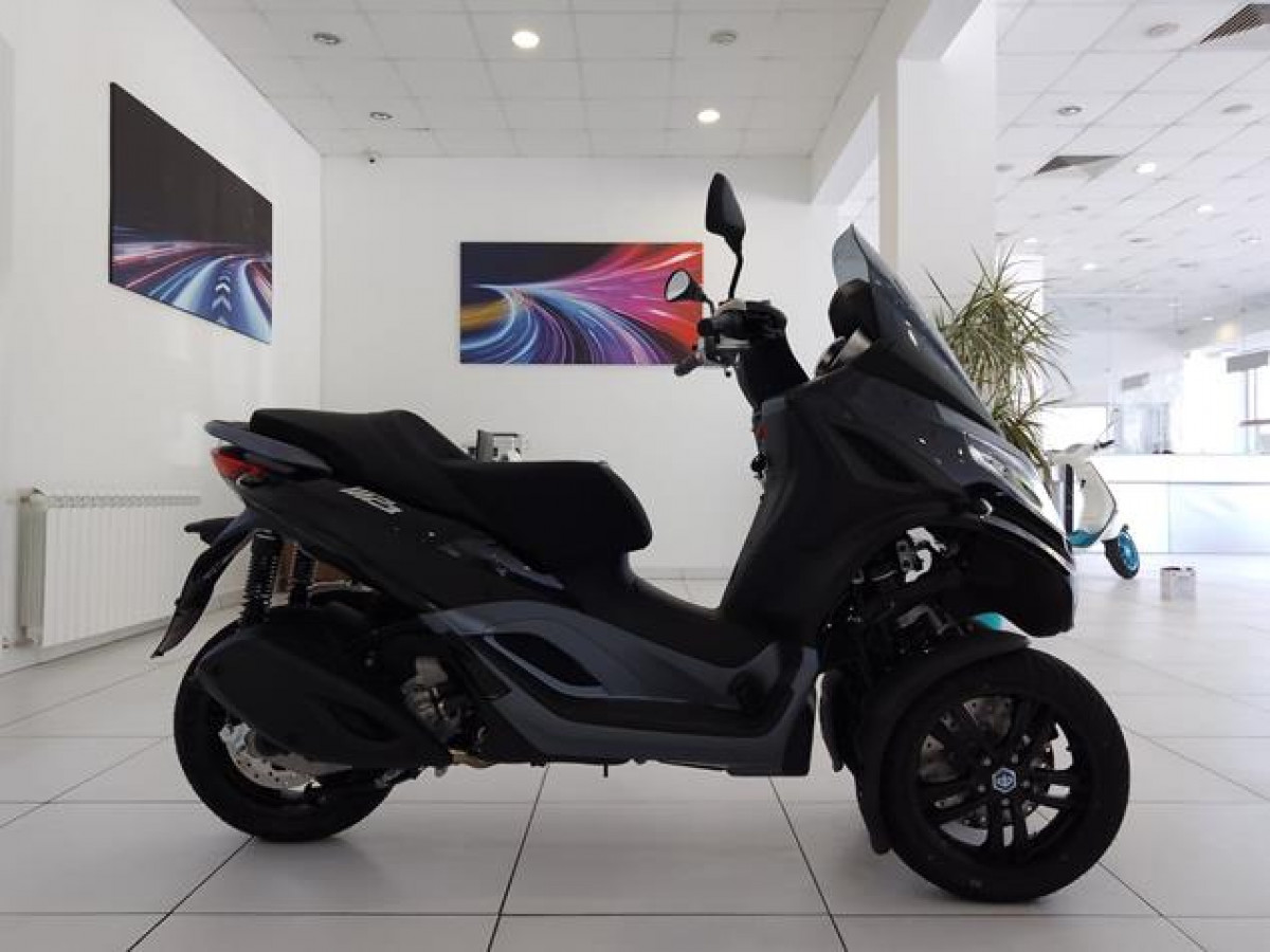 Piaggio MP3 300 Sport 
