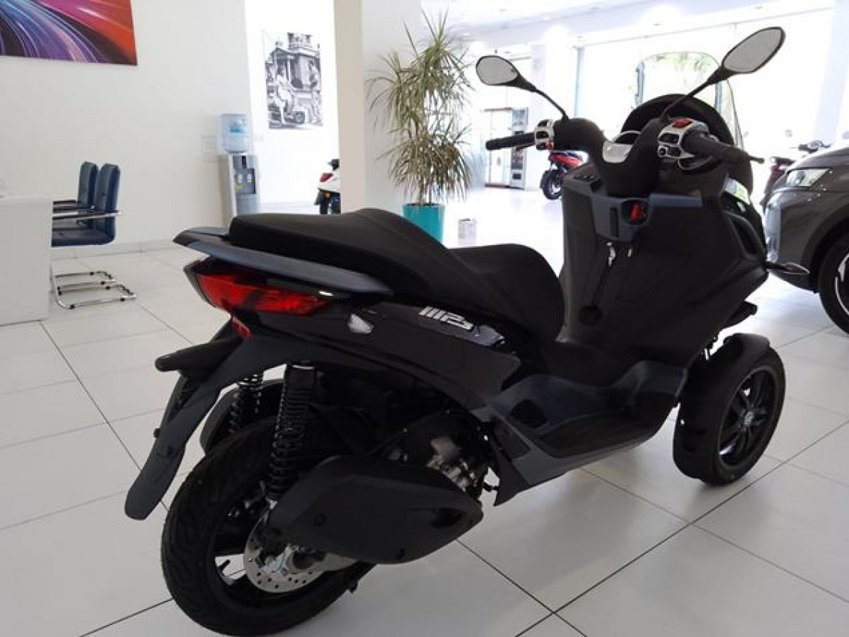 Piaggio MP3 300 Sport 