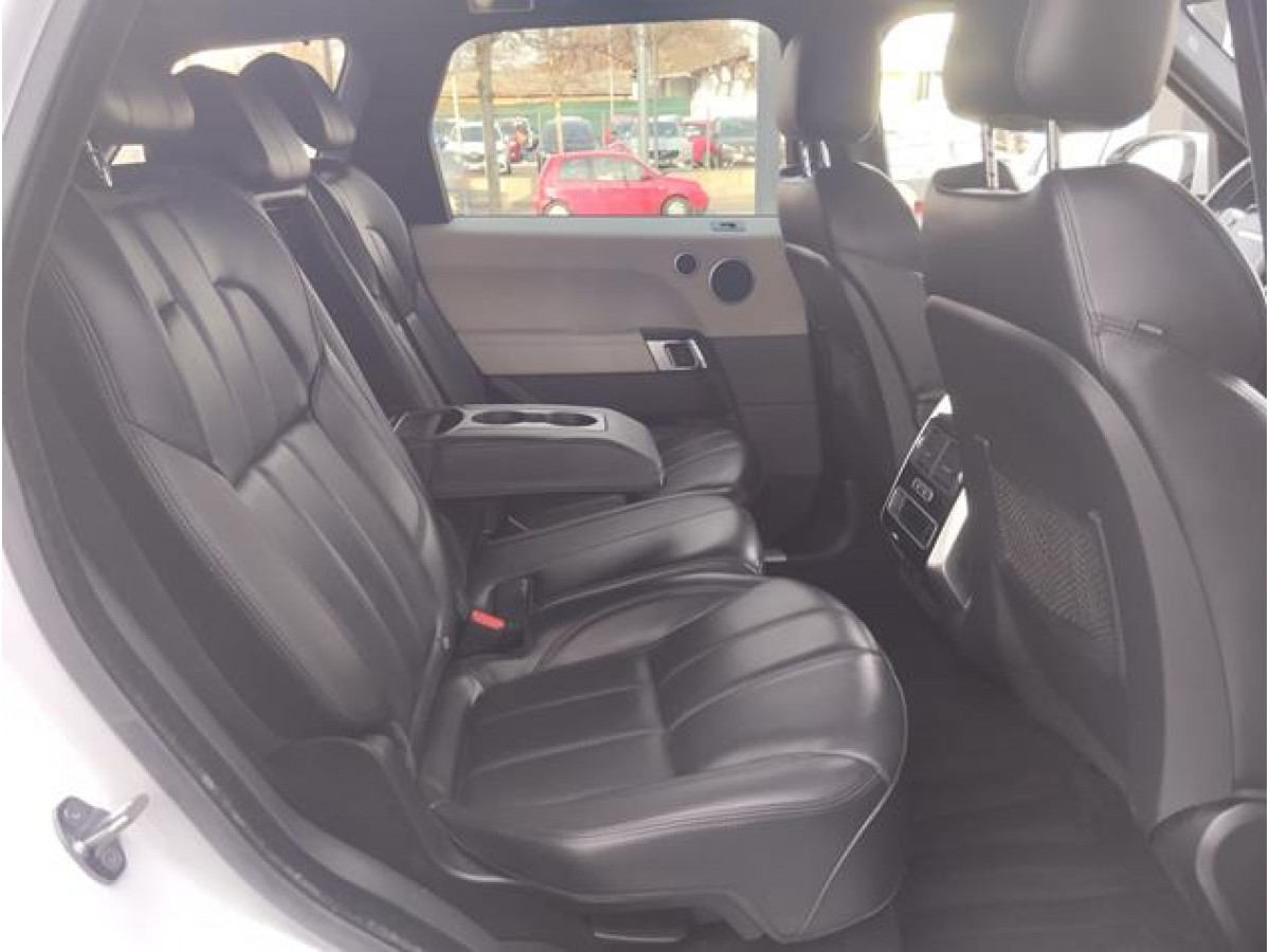 Land Rover Range Rover Sport 3.0 HSE AUT 4WD
