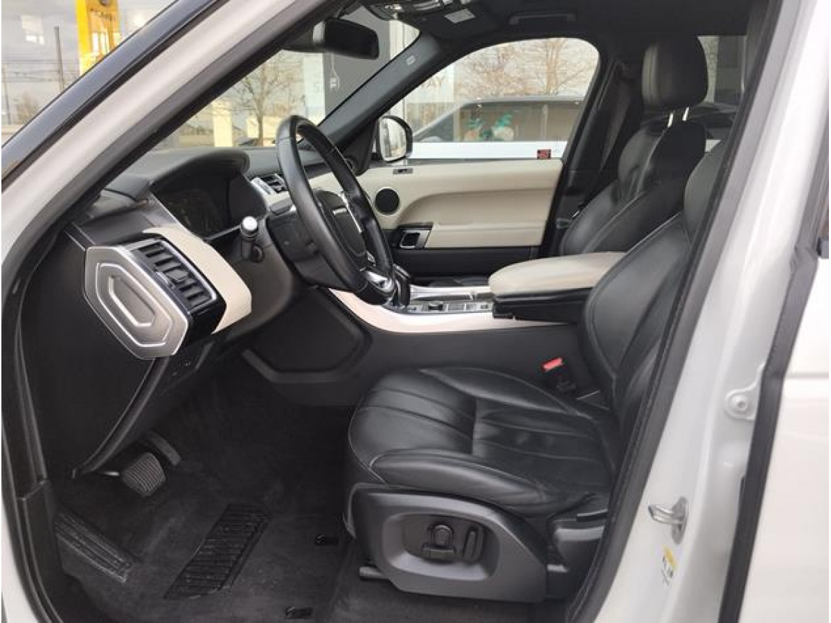Land Rover Range Rover Sport 3.0 HSE AUT 4WD