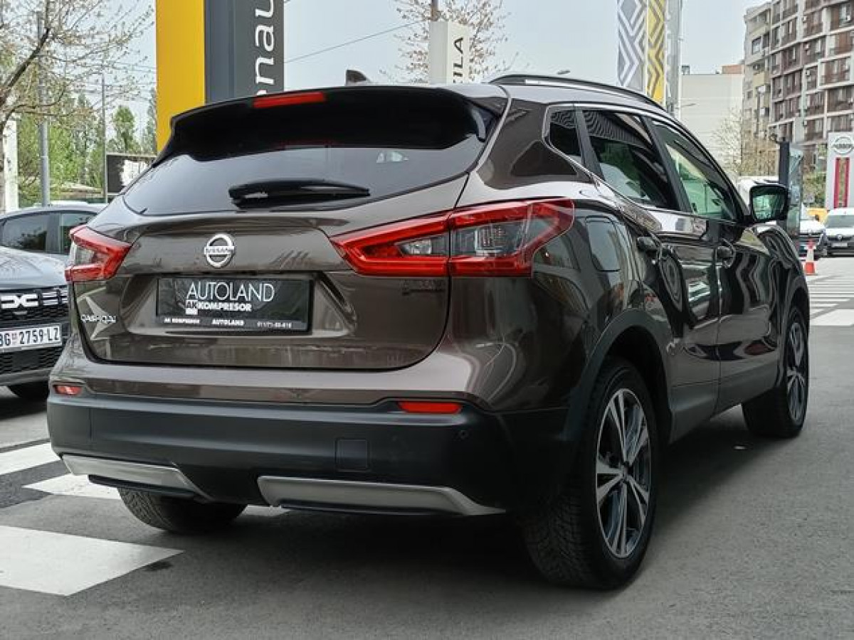 Nissan Qashqai 1.6 dCi N-Connecta Plus AUT