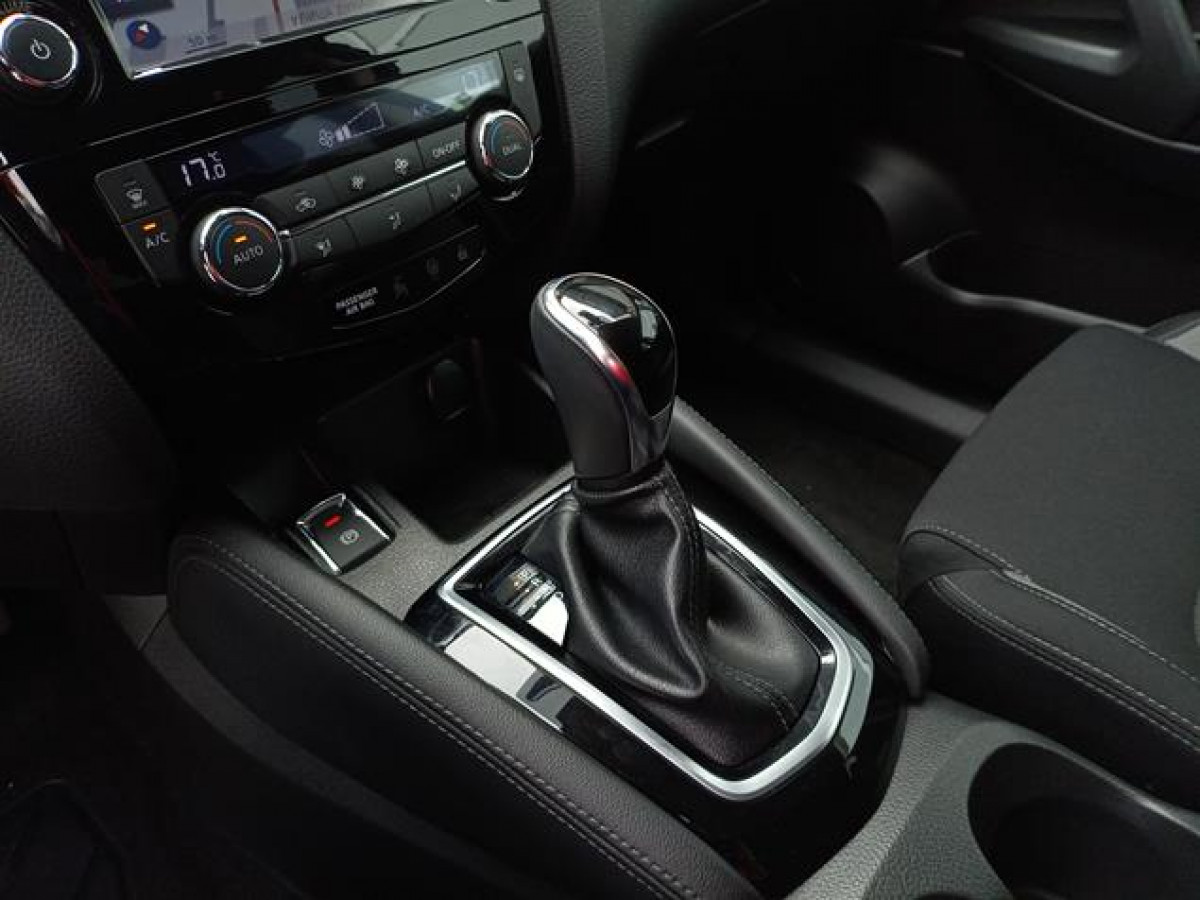 Nissan Qashqai 1.6 dCi N-Connecta Plus AUT