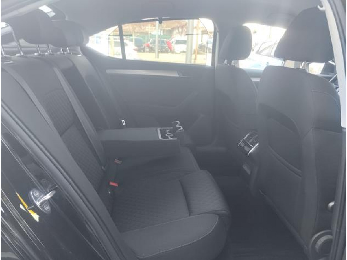 Škoda Superb 2.0 TDI Ambition DSG