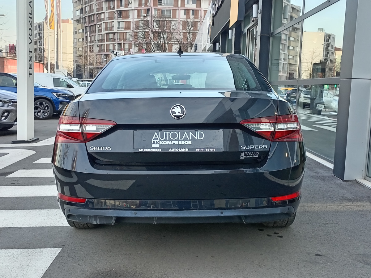 Škoda Superb 2.0 TDI Ambition DSG