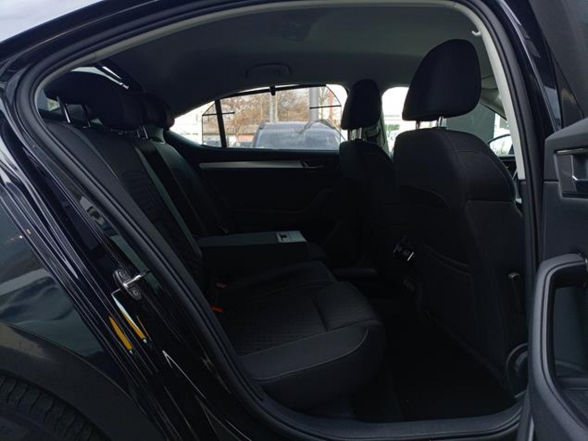 Škoda Superb 2.0 TDI Ambition DSG