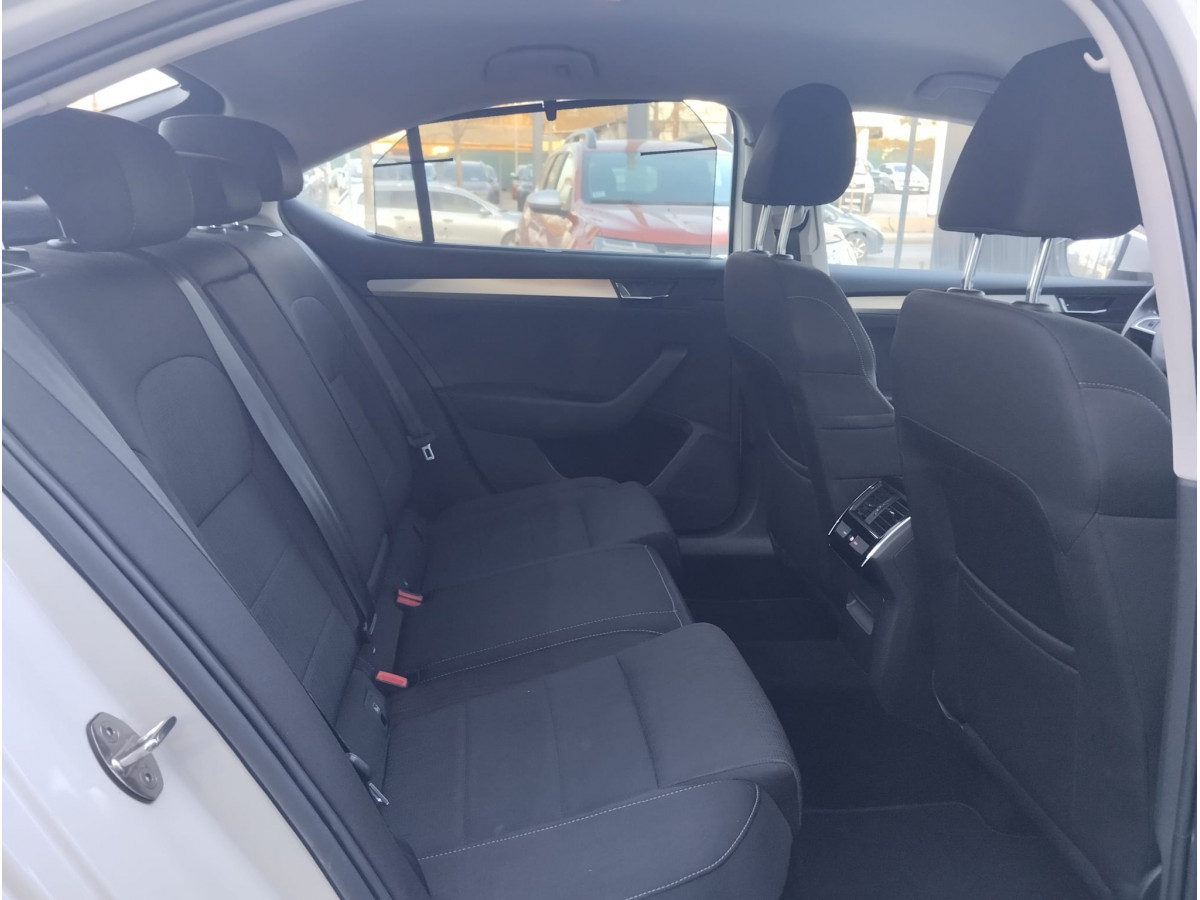 Škoda Superb 2.0 TDI DSG Style