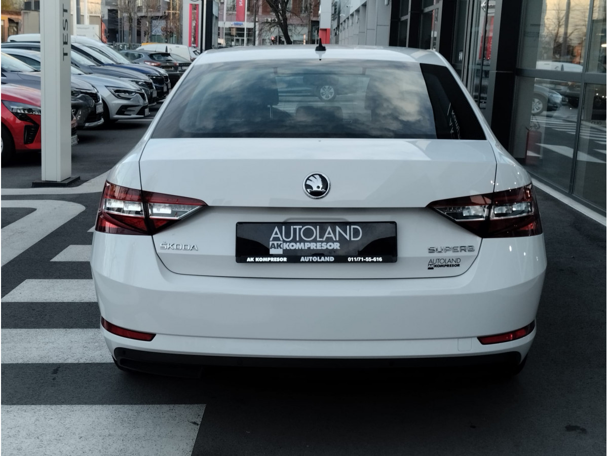 Škoda Superb 2.0 TDI DSG Style