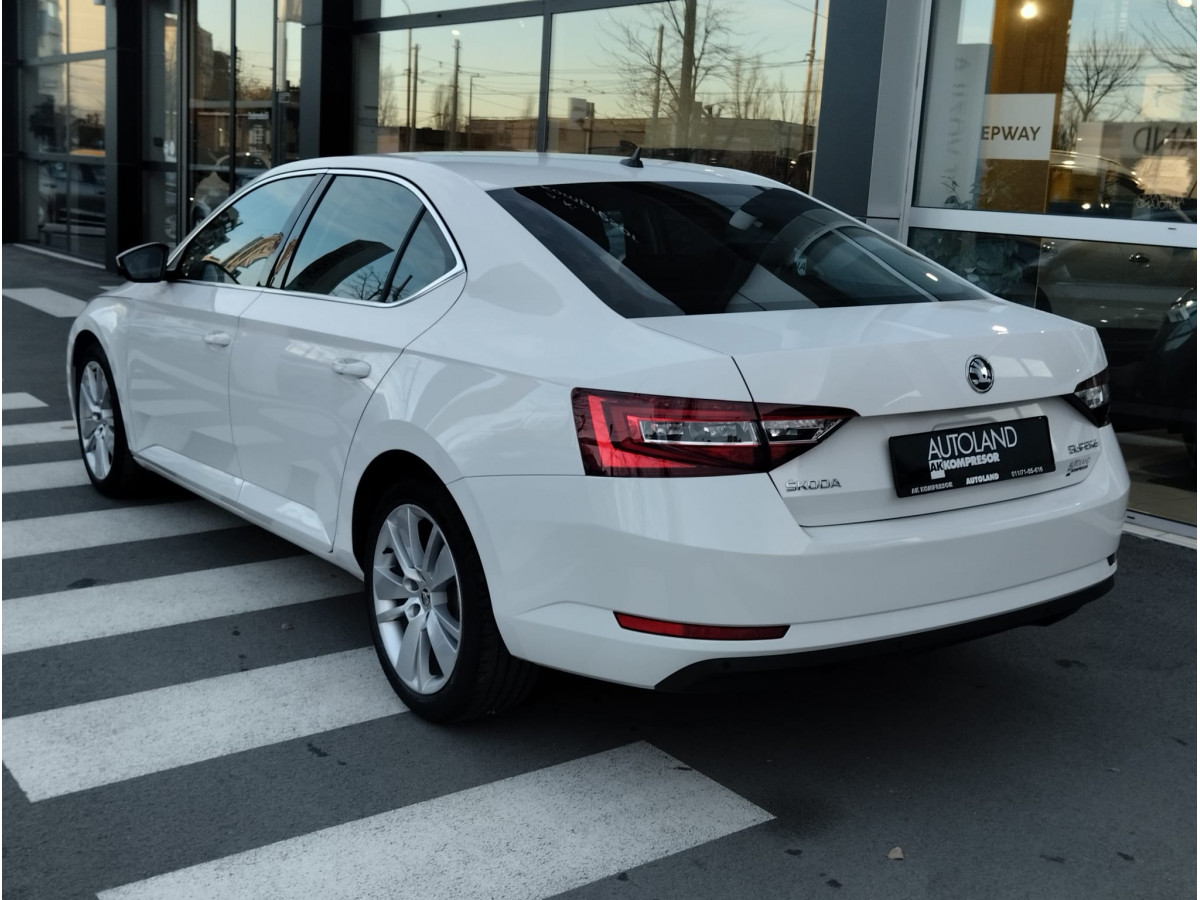 Škoda Superb 2.0 TDI DSG Style
