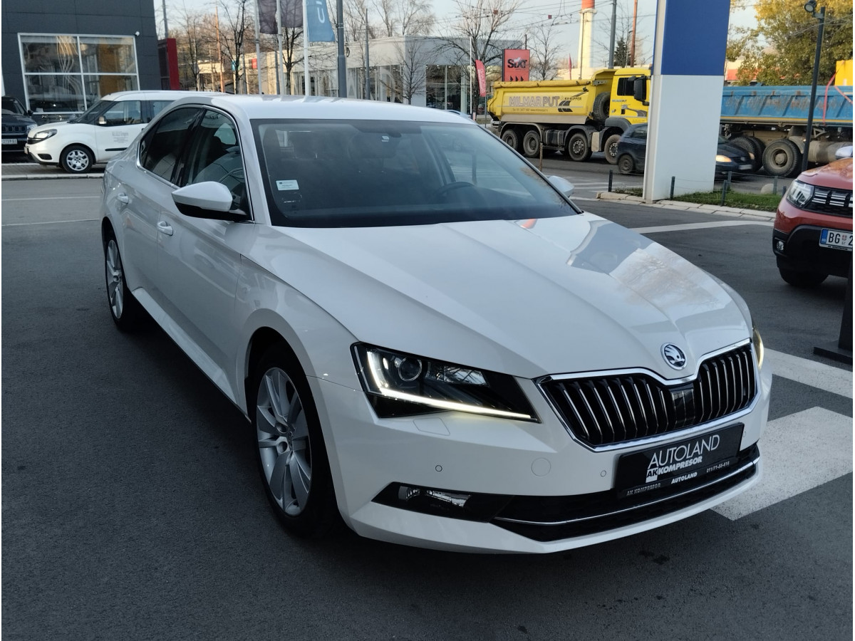 Škoda Superb 2.0 TDI DSG Style