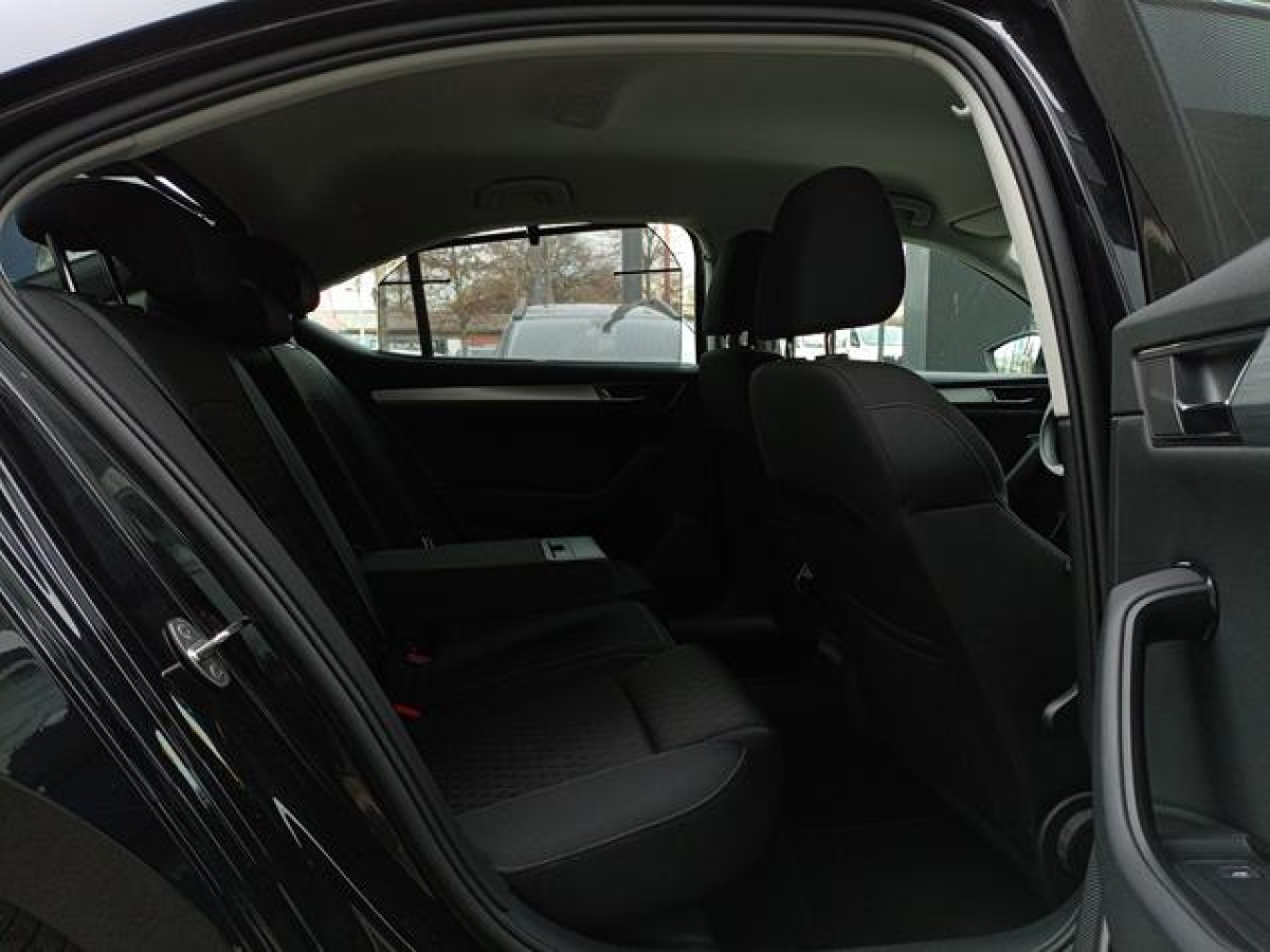 Škoda Superb 2.0 TDI Ambition DSG