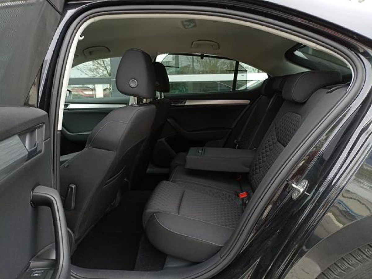 Škoda Superb 2.0 TDI Ambition DSG