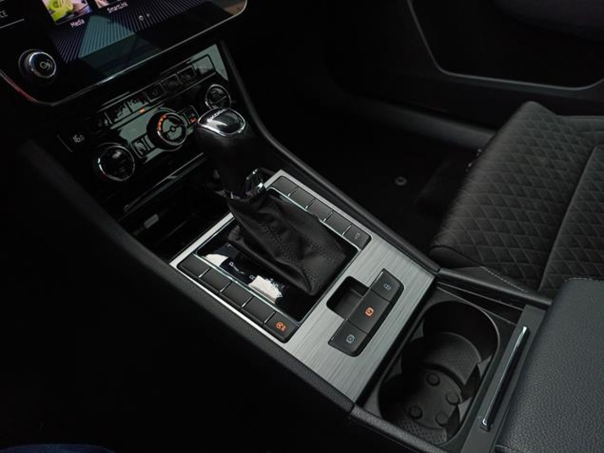 Škoda Superb 2.0 TDI Ambition DSG
