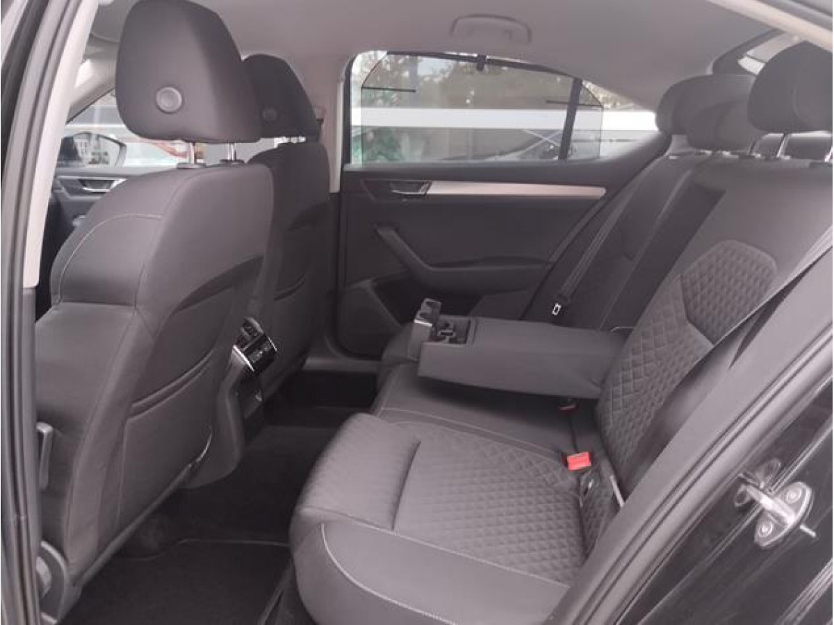 Škoda Superb 2.0 TDI Style DSG