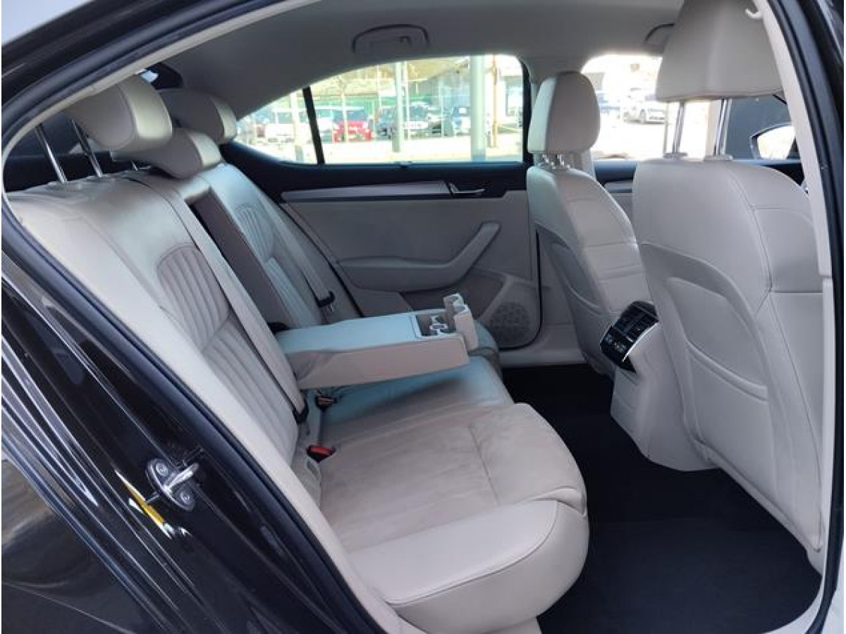 Škoda Superb 2.0 TDI DSG Style