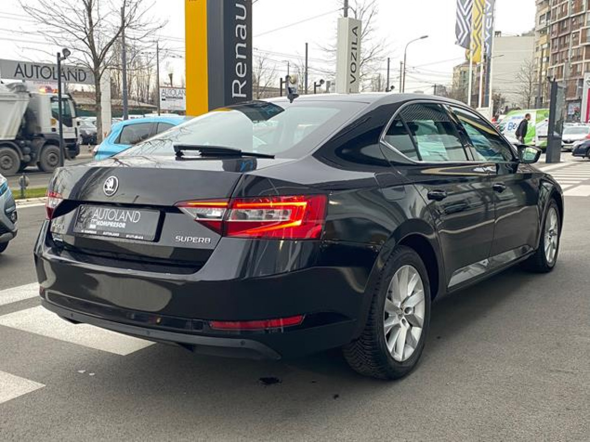 Škoda Superb 2.0 TDI Ambition DSG