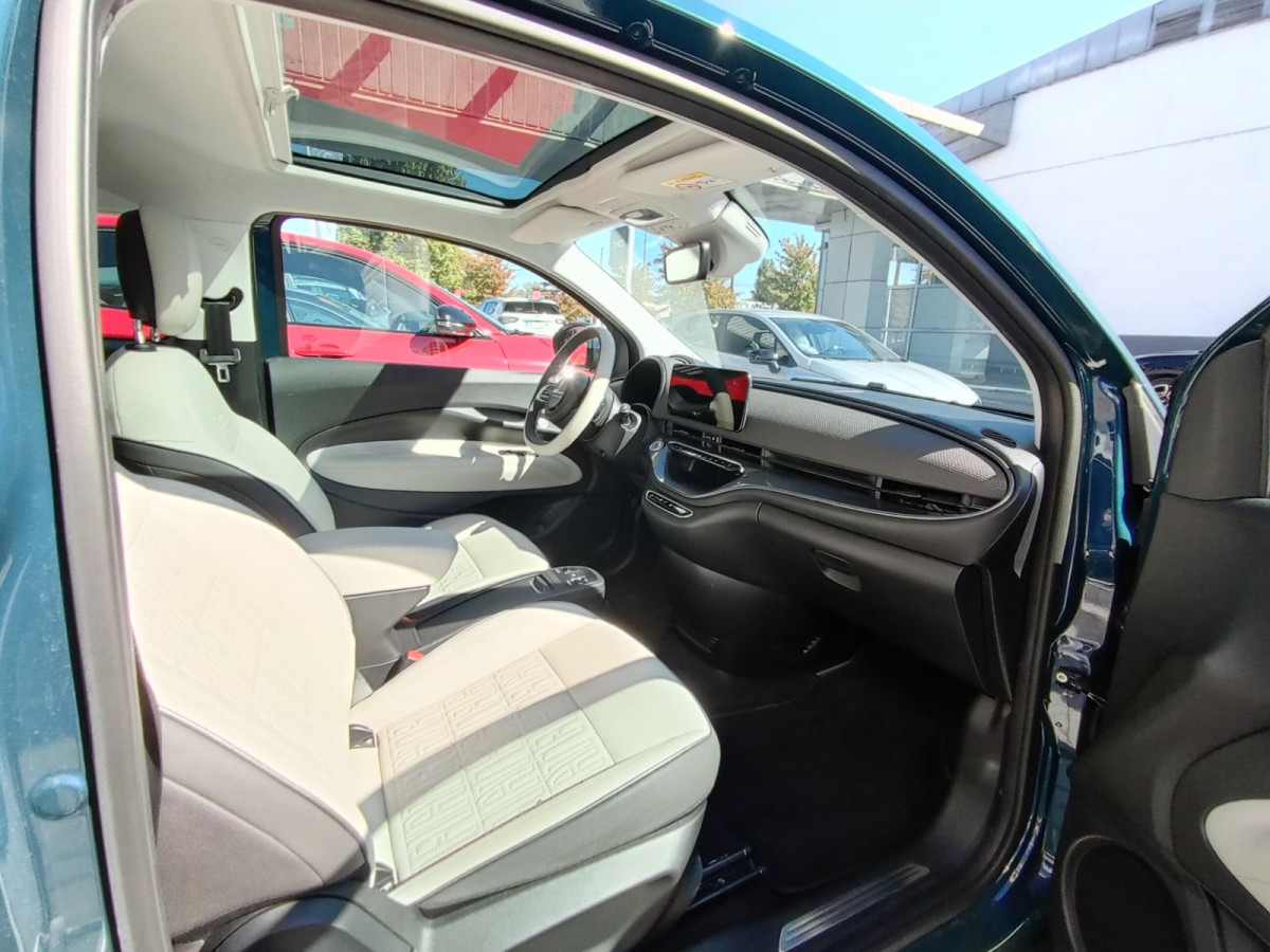 Fiat 500e BEV 42KWH 118ks LA PRIMA DEMO