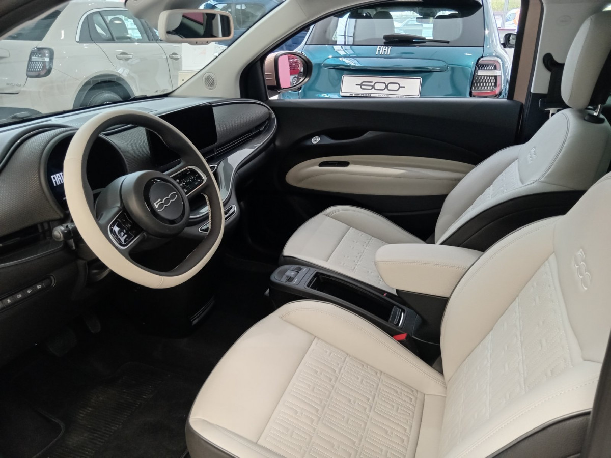 Fiat 500e BEV Hatchback 23,65 KWH 95ks –LA PRIMA