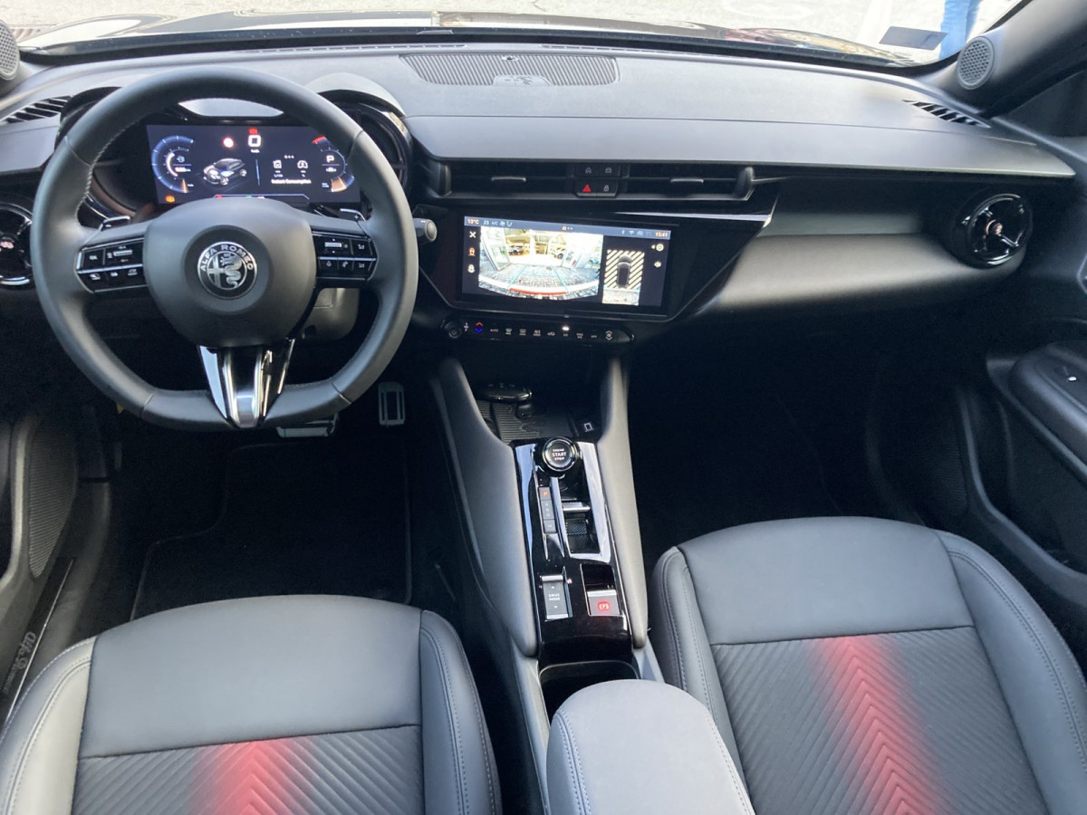 Alfa Romeo Junior 1.2 136ks MHEV DCT6 SPECIALE DEMO 