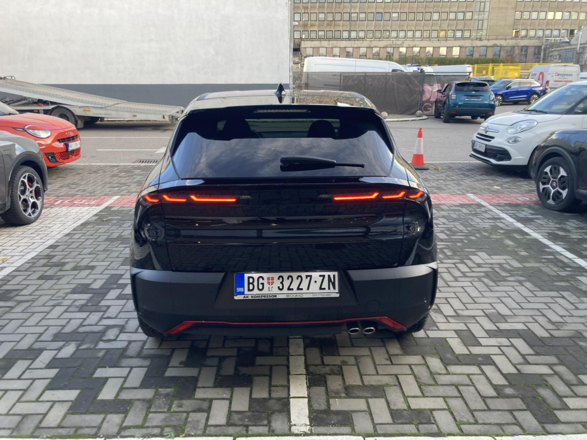 Alfa Romeo Junior 1.2 136ks MHEV DCT6 SPECIALE DEMO 