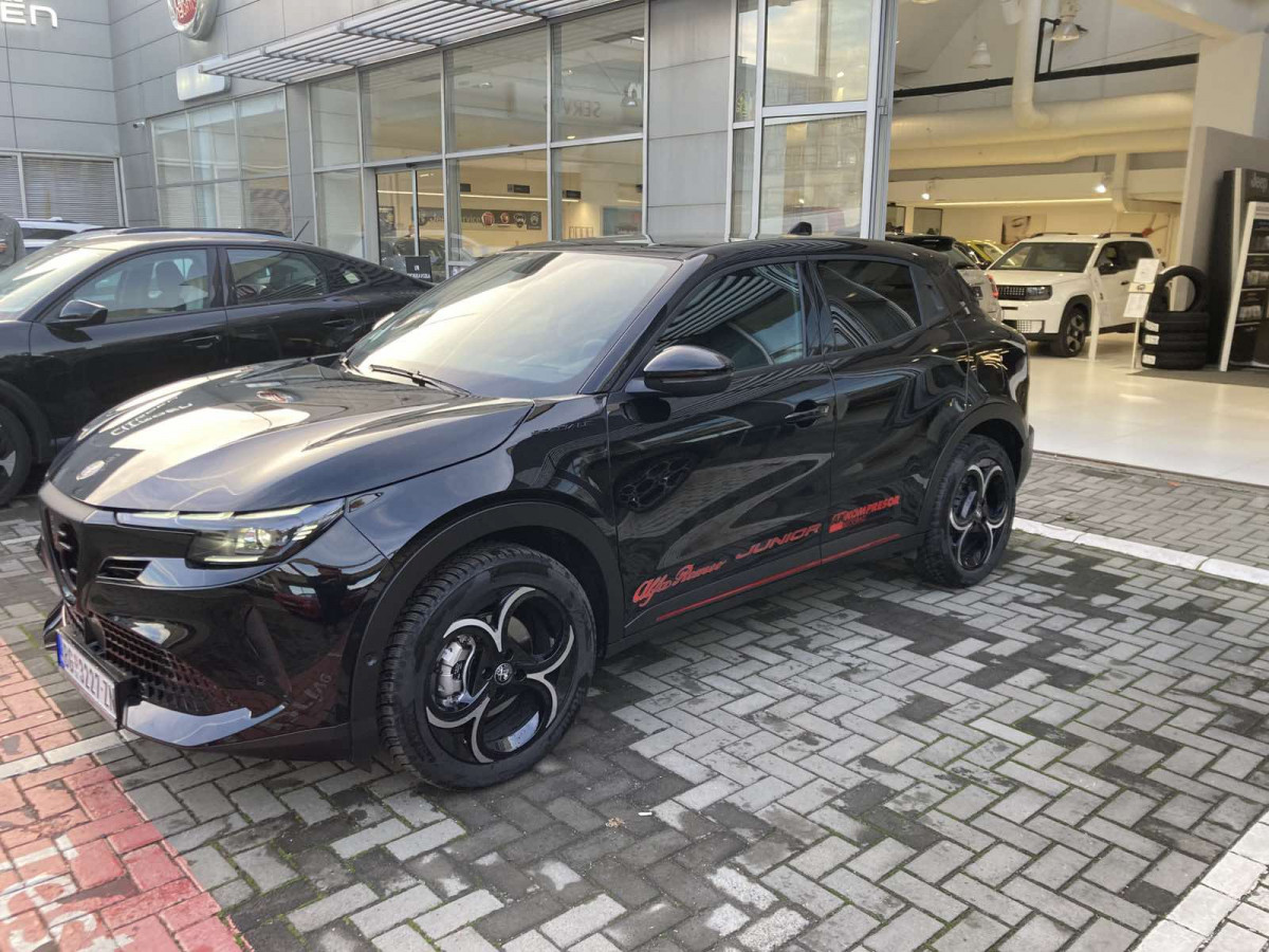 Alfa Romeo Junior 1.2 136ks MHEV DCT6 SPECIALE DEMO 