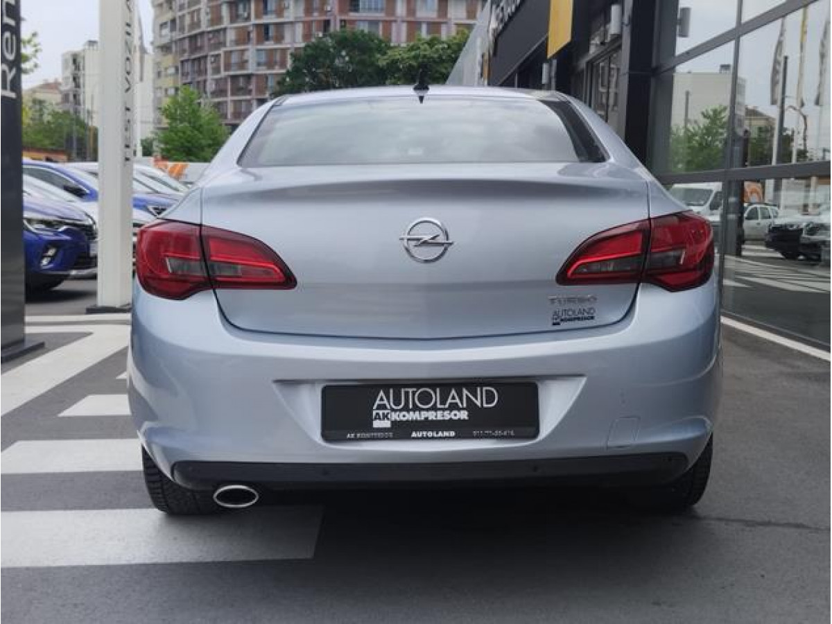 Opel Astra J 1.4 Enjoy