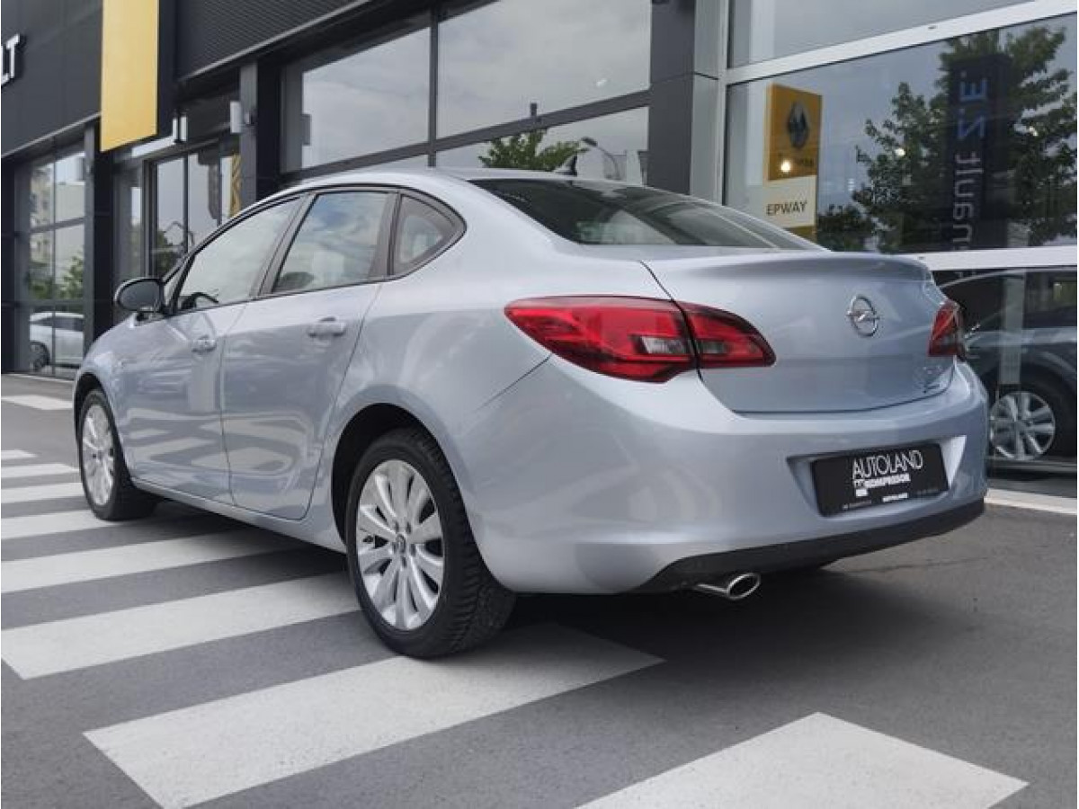 Opel Astra J 1.4 Enjoy