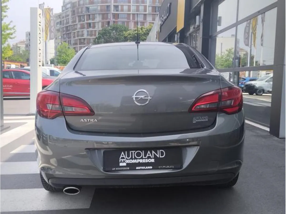 Opel Astra J 1.4 tng Enjoy 