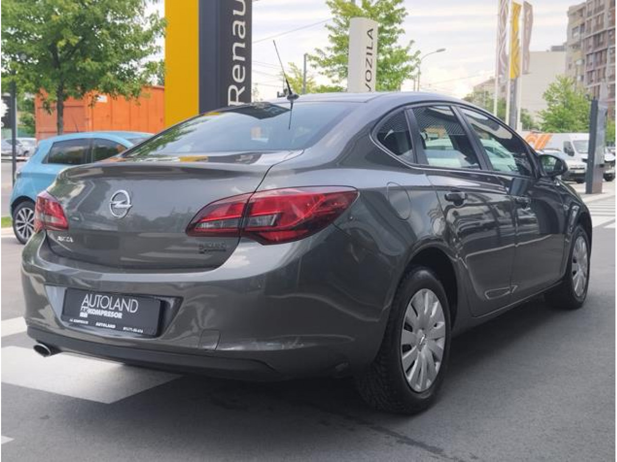 Opel Astra J 1.4 tng Enjoy