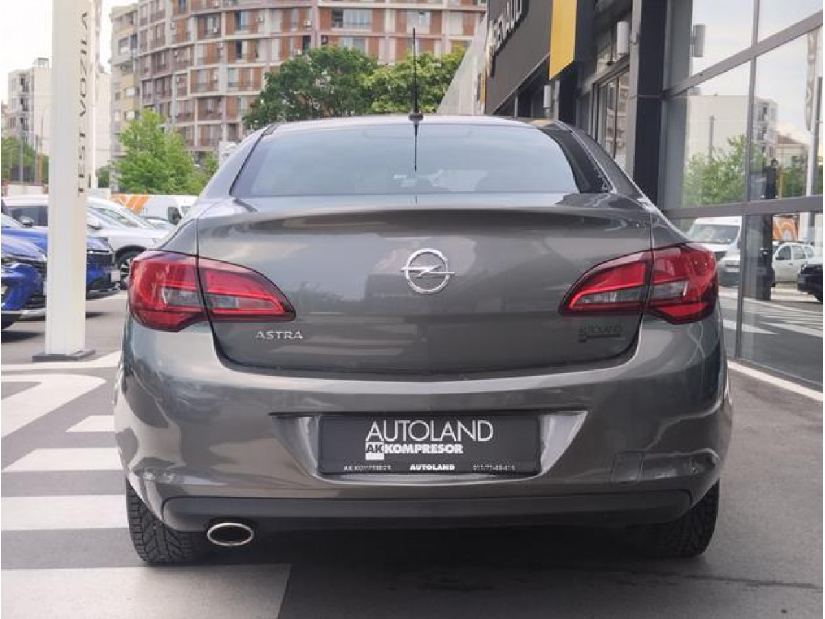 Opel Astra J 1.4 tng Enjoy