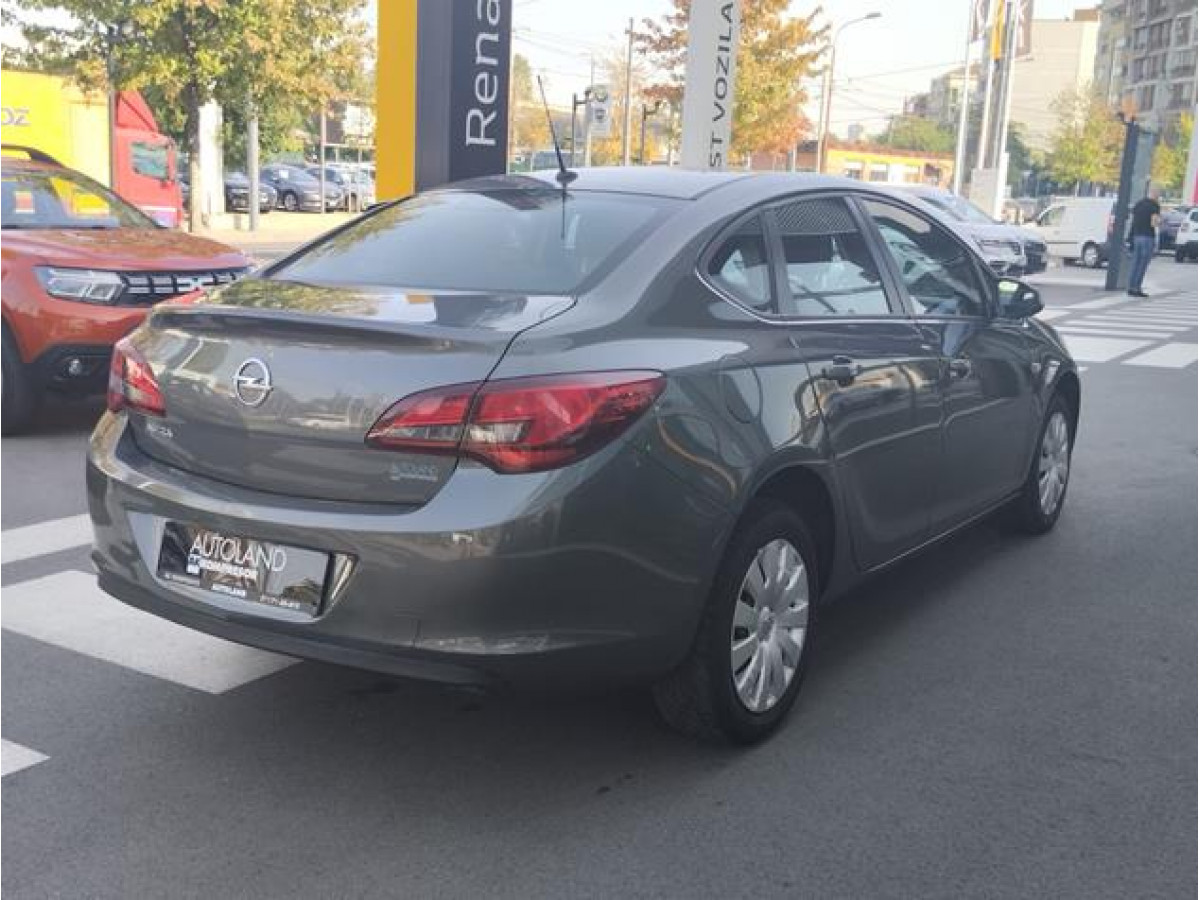 Opel Astra J 1.6 Enjoy Aut