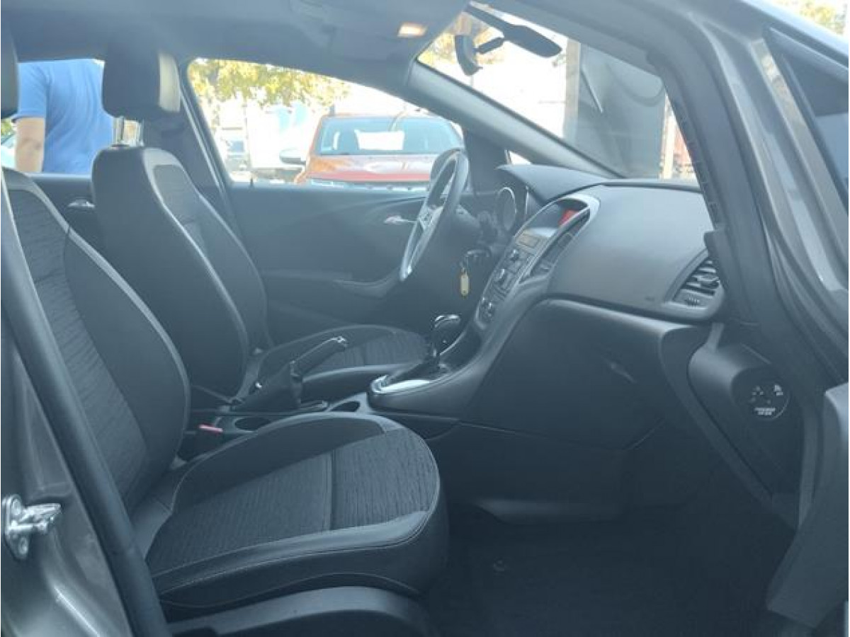 Opel Astra J 1.6 Enjoy Aut
