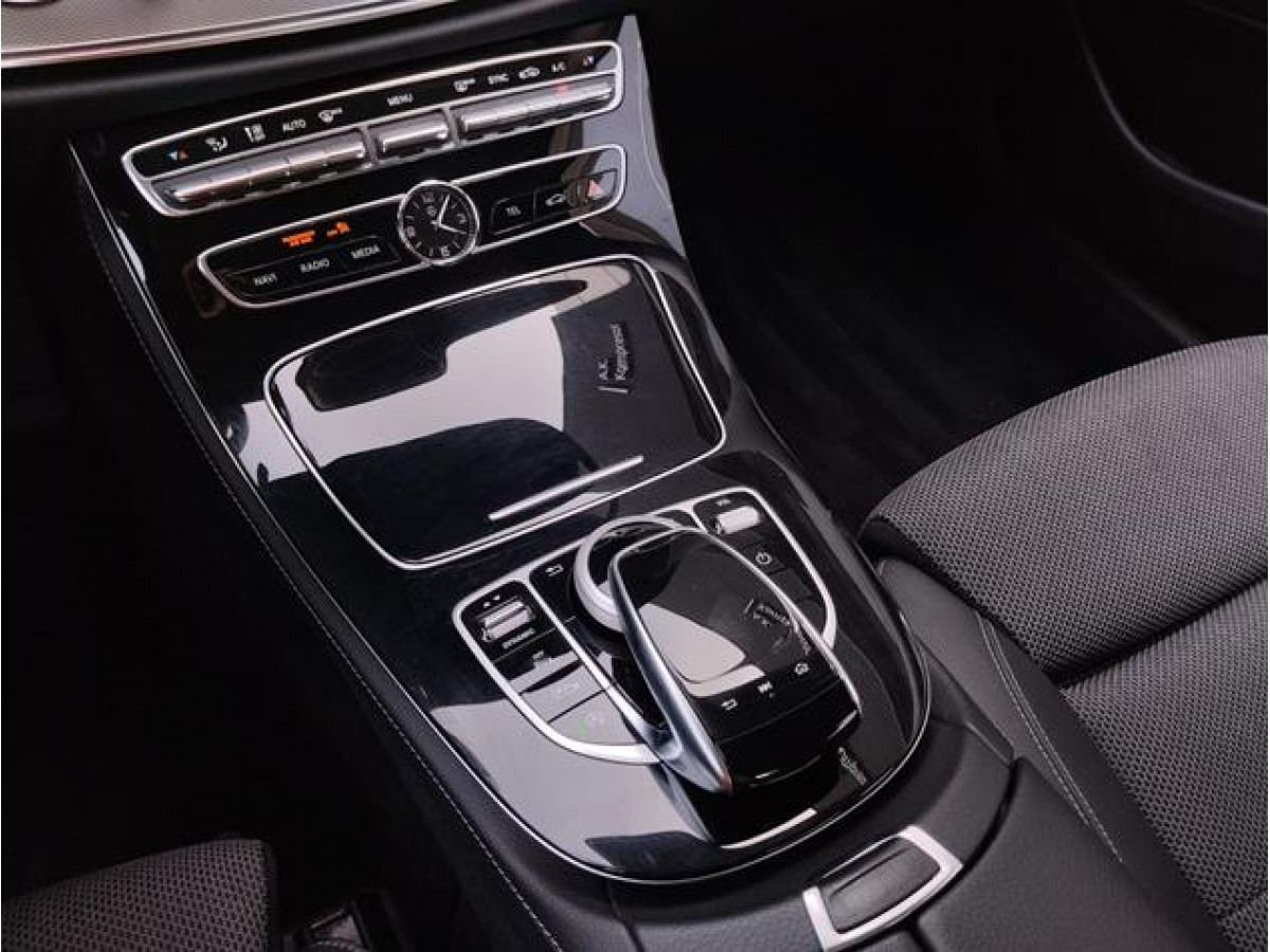 Mercedes Benz E 220 D 4MATIC