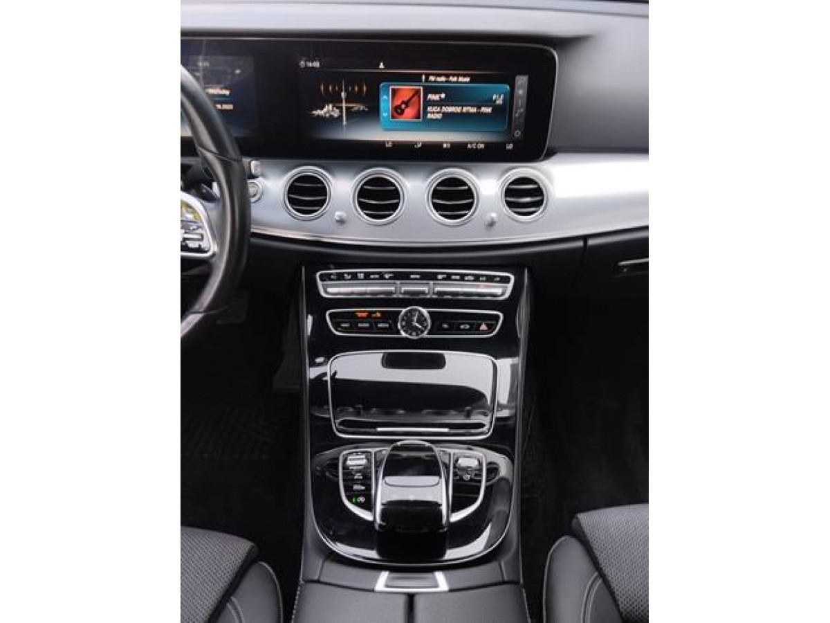 Mercedes Benz E 220 D 4MATIC