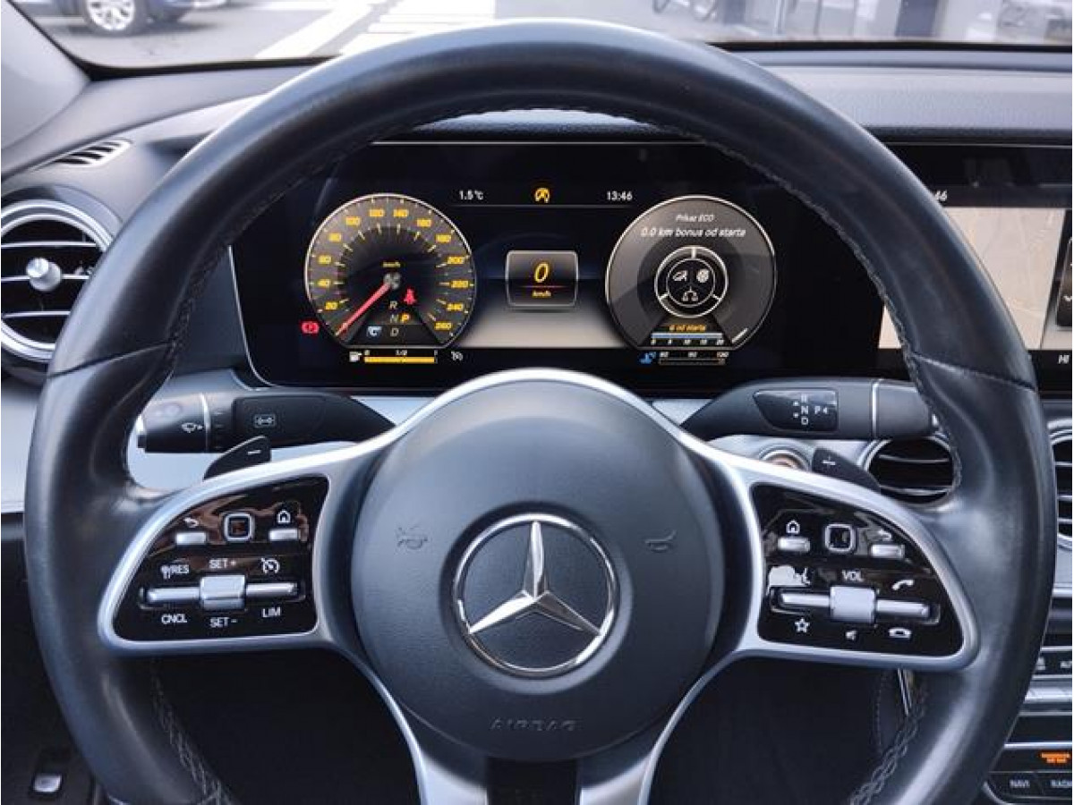 Mercedes Benz E 220 D 4MATIC