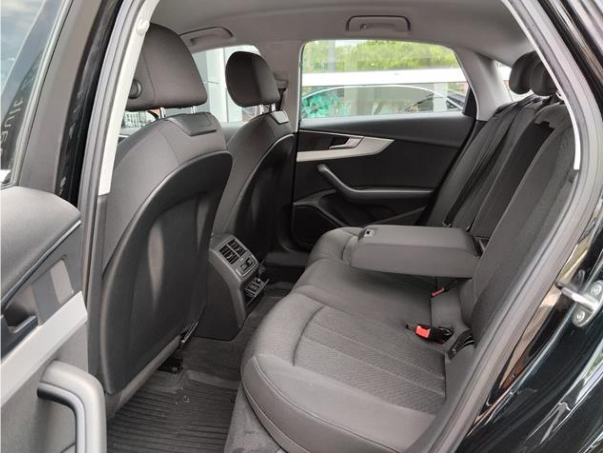Audi A4 2.0TDI Basic STronic