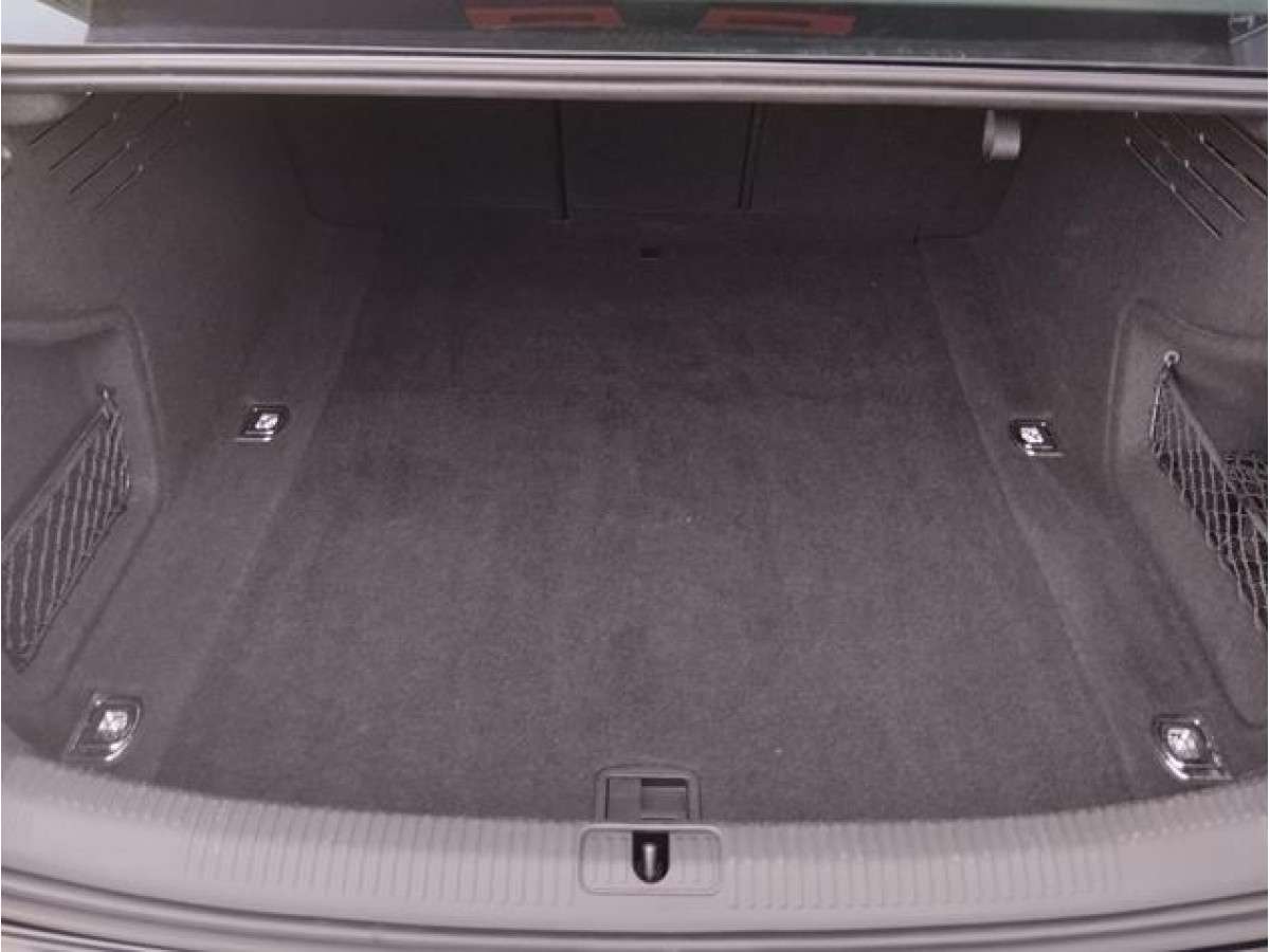 Audi A4 2.0 TDI Hybrid