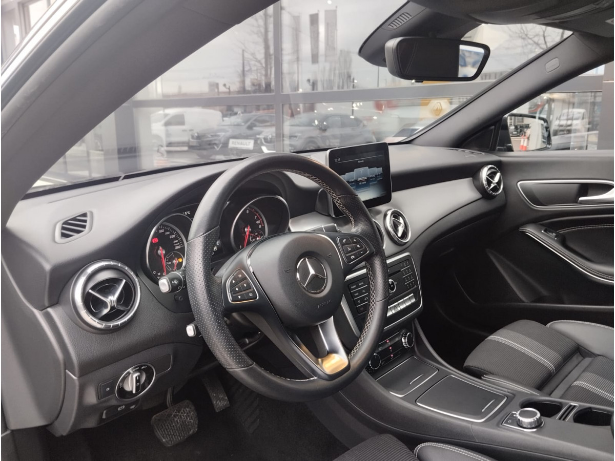 Mercedes Benz CLA 180 1.6 AUT
