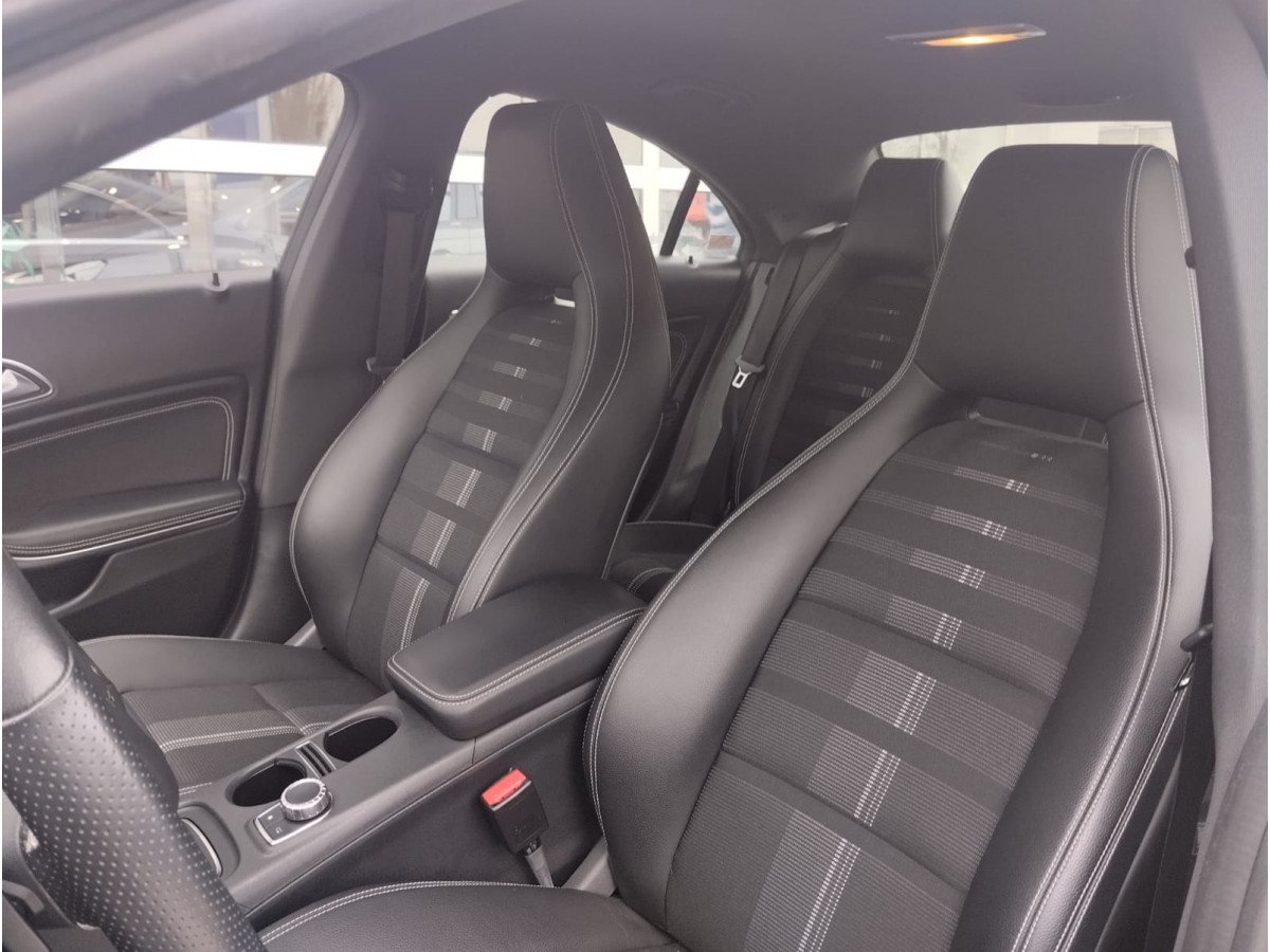 Mercedes Benz CLA 180 1.6 AUT