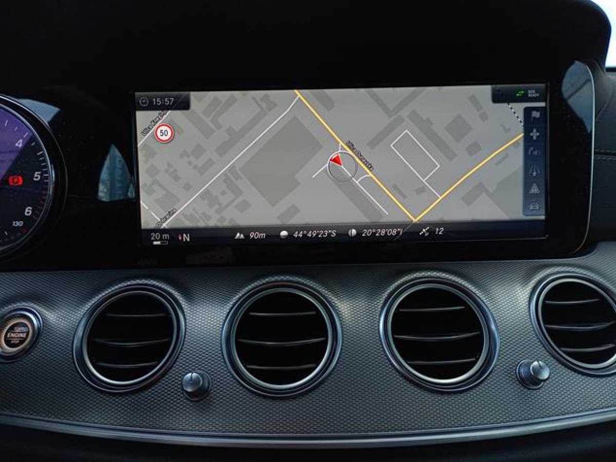 Mercedes Benz E 220 D 4MATIC