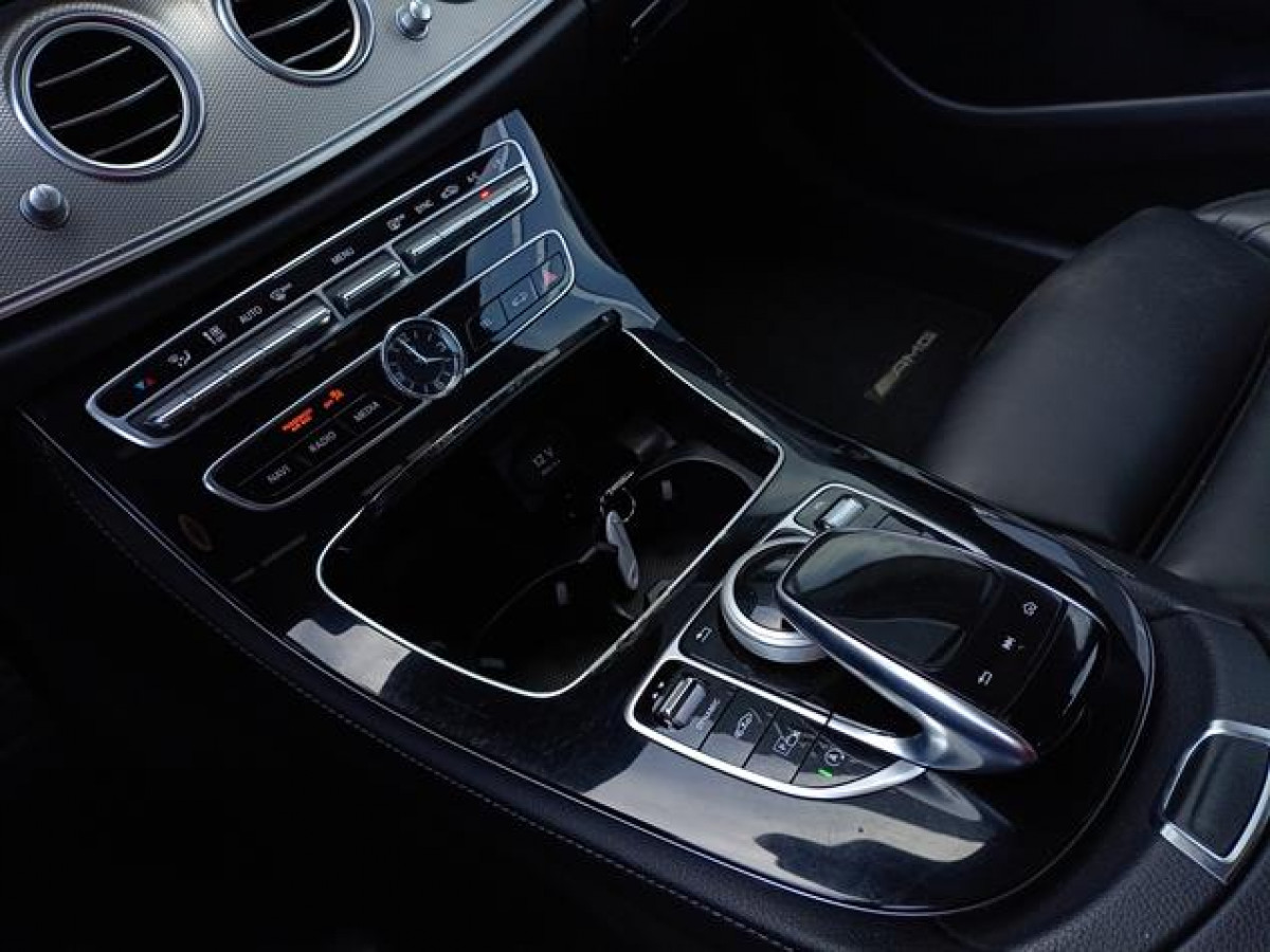 Mercedes Benz E 220 D 4MATIC