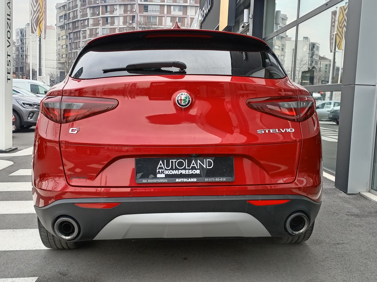 Alfa Romeo Stelvio 2.0 Q4