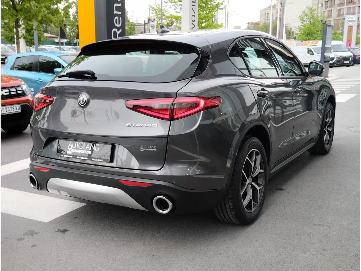 Alfa Romeo Stelvio 2.2 Q4 AUT